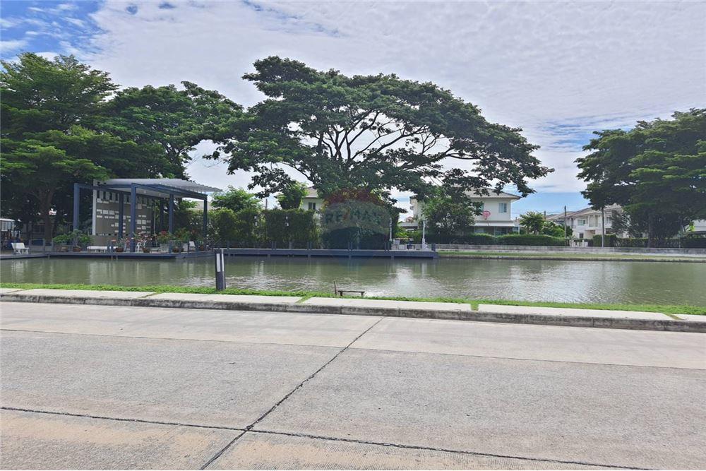 for sale in Nakhon Pathom for rent condo house land
